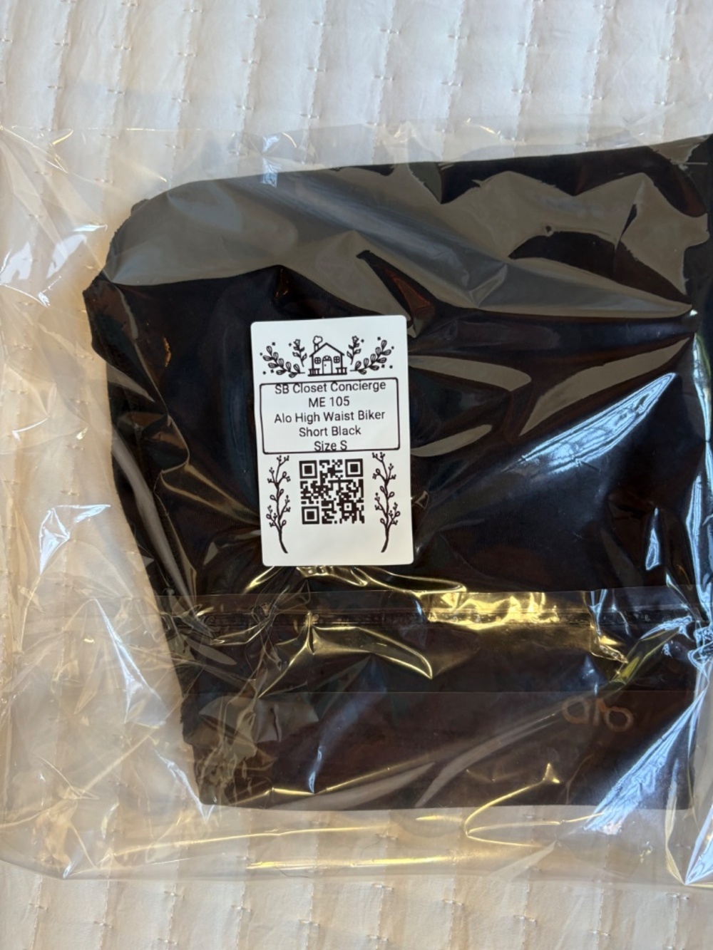 Alo Yoga Black High Waist Biker Shorts Size Small - Picture 8 of 8